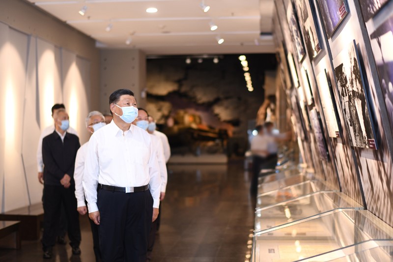 2022年8月16日至17日，中共中央總書記、國家主席、中央軍委主席習(xí)近平在遼寧考察。這是16日下午，習(xí)近平在錦州市考察遼沈戰(zhàn)役紀念館。 新華社記者 燕雁 攝