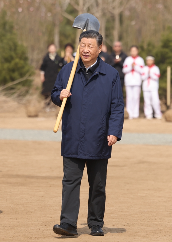 2024年4月3日，習(xí)近平總書(shū)記來(lái)到北京市通州區(qū)潞城鎮(zhèn)參加首都義務(wù)植樹(shù)活動(dòng)。