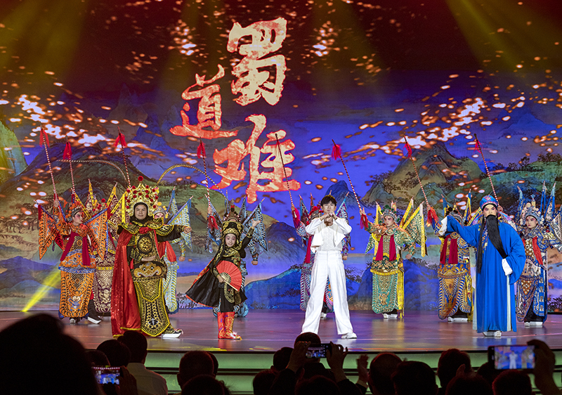 2023年10月13日，成都，“把青春華章寫在祖國大地上”大思政課網絡主題宣傳和互動引導活動在四川大學舉行。