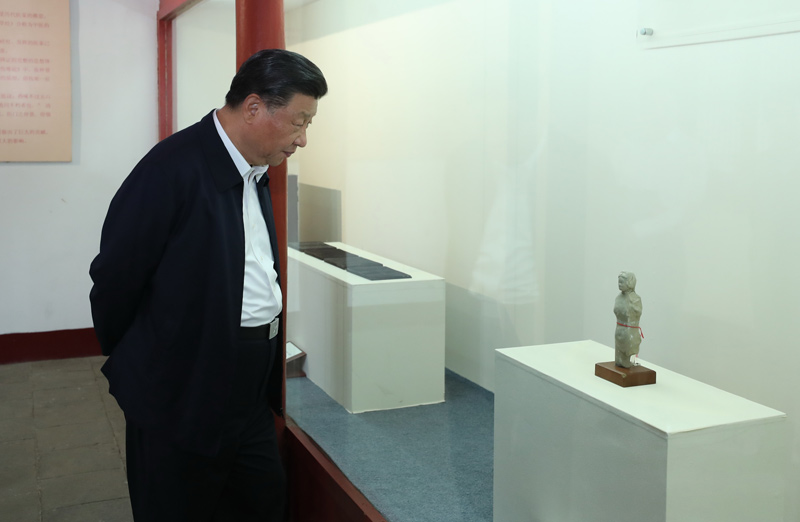 2021年5月12日，習(xí)近平總書(shū)記在南陽(yáng)市考察東漢醫(yī)學(xué)家張仲景的墓祠紀(jì)念地醫(yī)圣祠。 